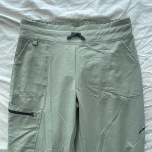 Patagonia women’s cargo pant